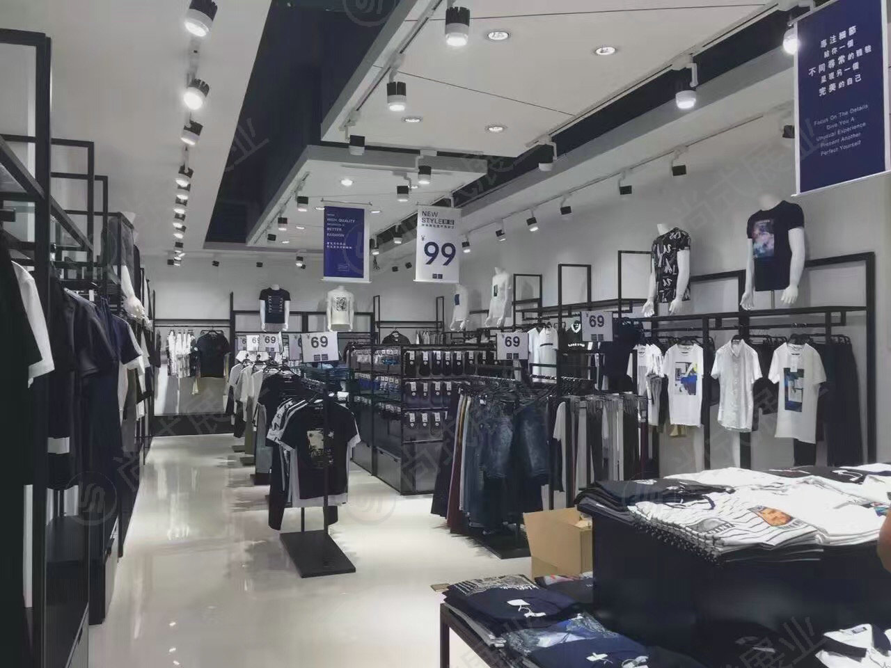 名創(chuàng)貨架 名創(chuàng)貨架